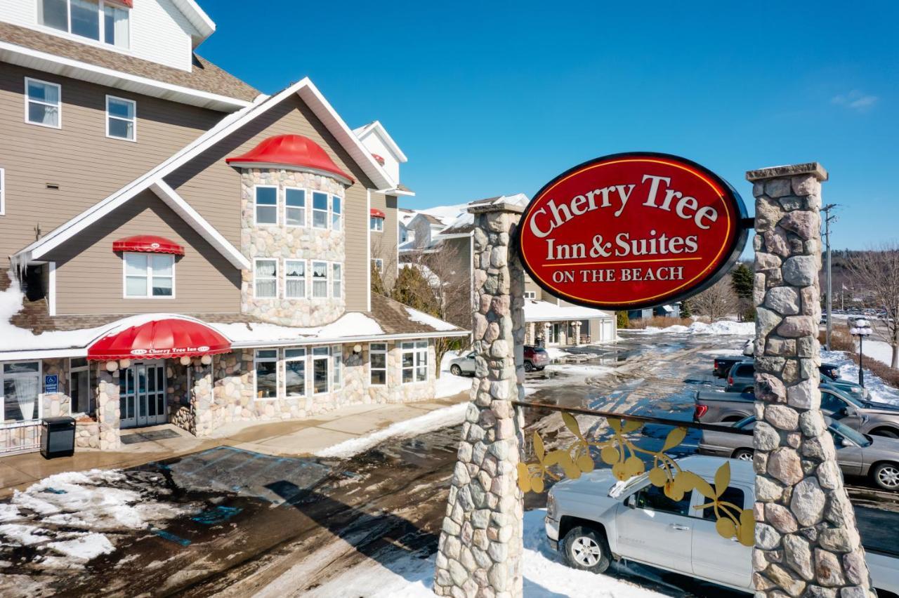 Cherry Tree Inn & Suites Traverse City Eksteriør billede