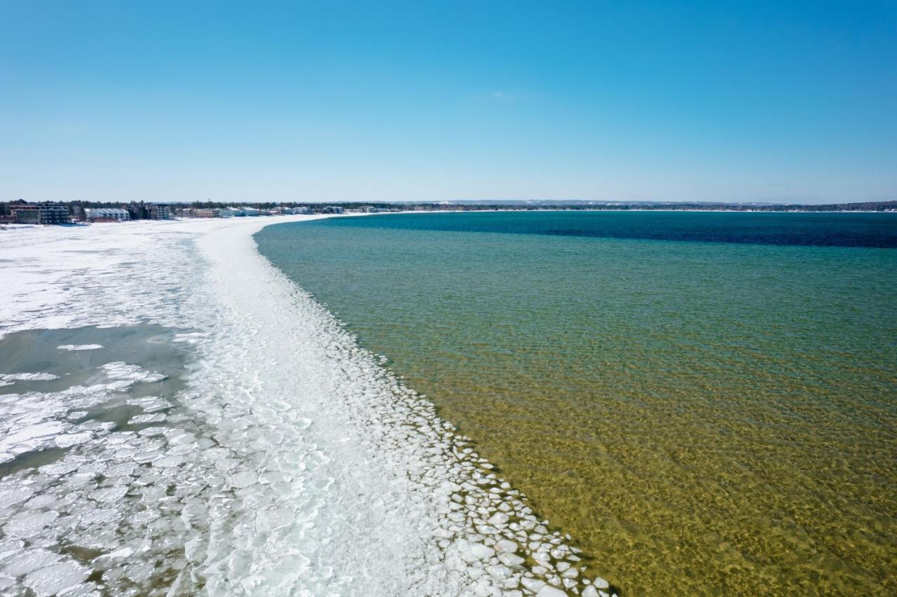Cherry Tree Inn & Suites Traverse City Eksteriør billede