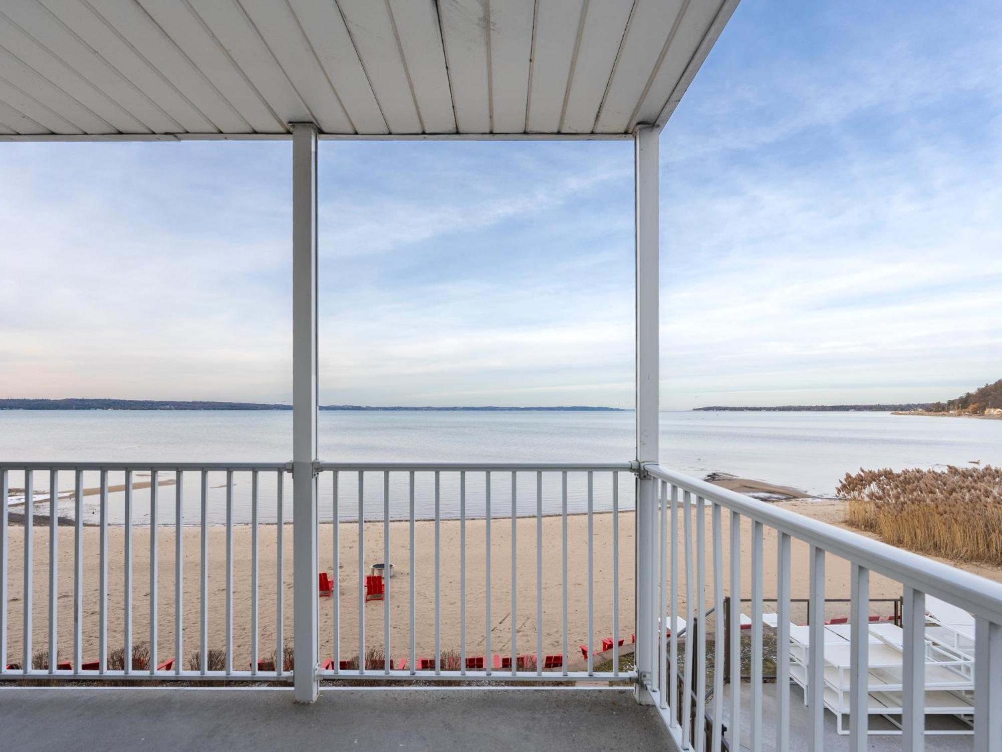 Cherry Tree Inn & Suites Traverse City Eksteriør billede