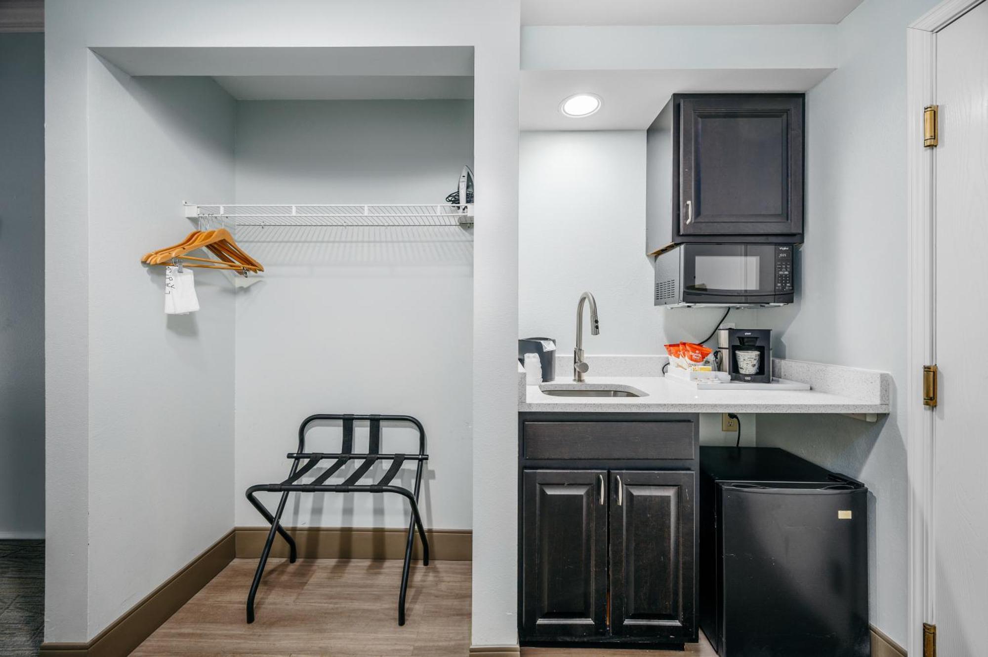 Cherry Tree Inn & Suites Traverse City Eksteriør billede