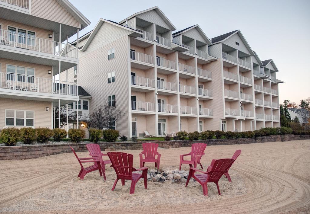 Cherry Tree Inn & Suites Traverse City Eksteriør billede
